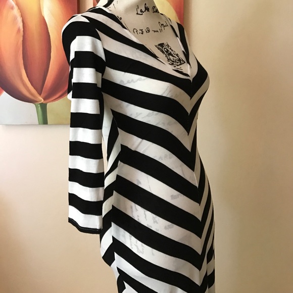 Striped Cutout Maxi Dress - Picture 4 of 8